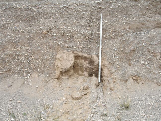  2006:09:09 00:52:34   Haergai Pit - unusual sand body in gravel - possible ice wedging - note vertical pebbles and cobbles on sides - photo 1.jpg